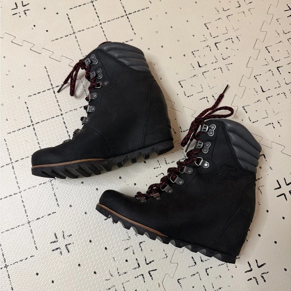 SOREL Conquest Lace Up Wedge Booties‎ WATERPROOF LEATHER BLACK 6.5